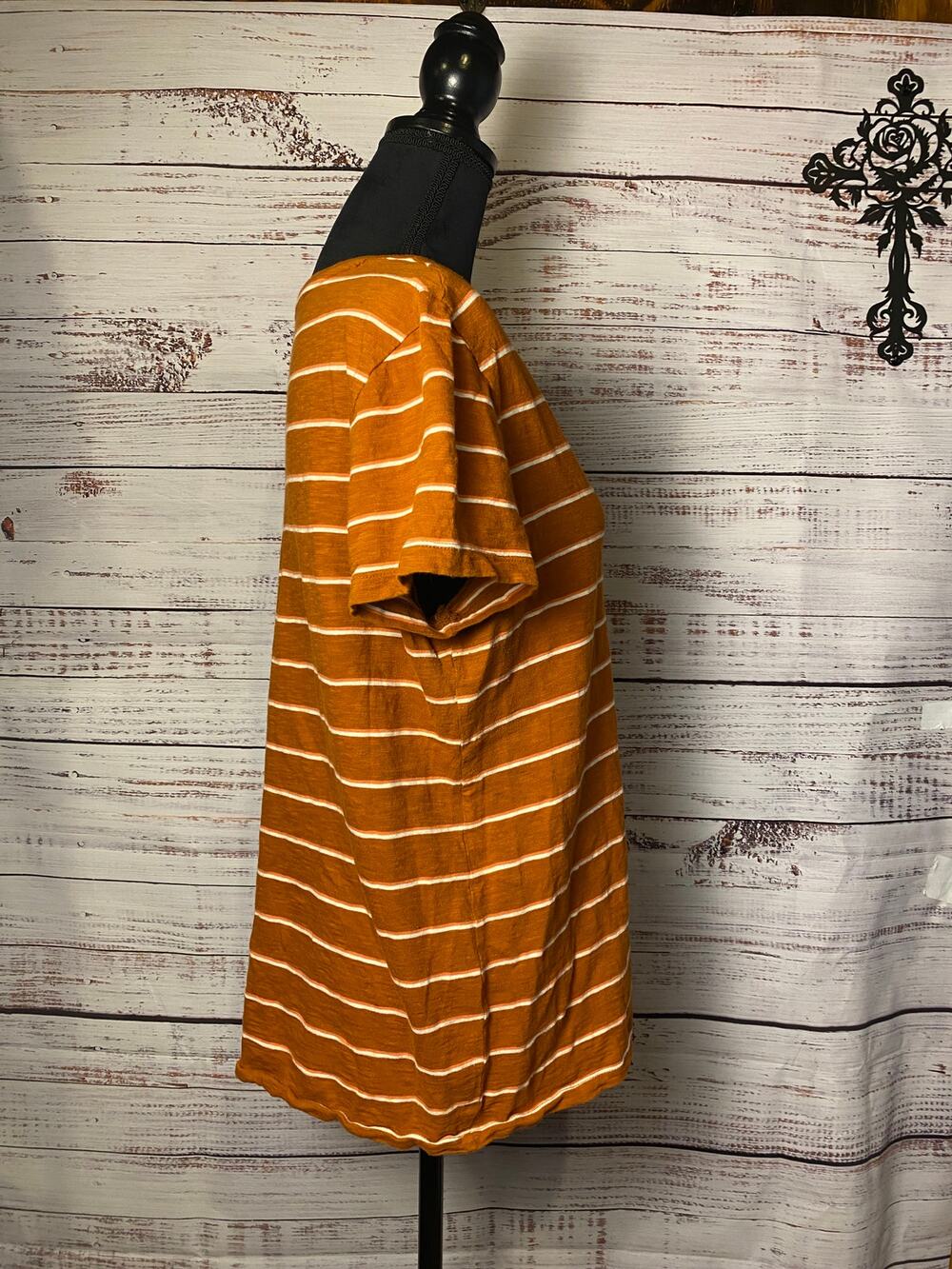 Comfy Universal Threads Rust Striped Tee Women's L